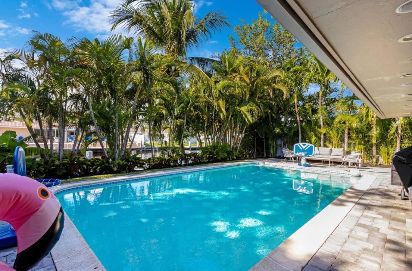 Waterfront Heated Pool Hot Tub *