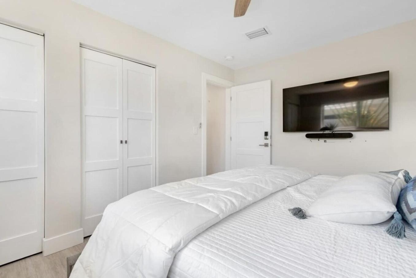 Waterfront Heated Pool Hot Tub * Fort Lauderdale